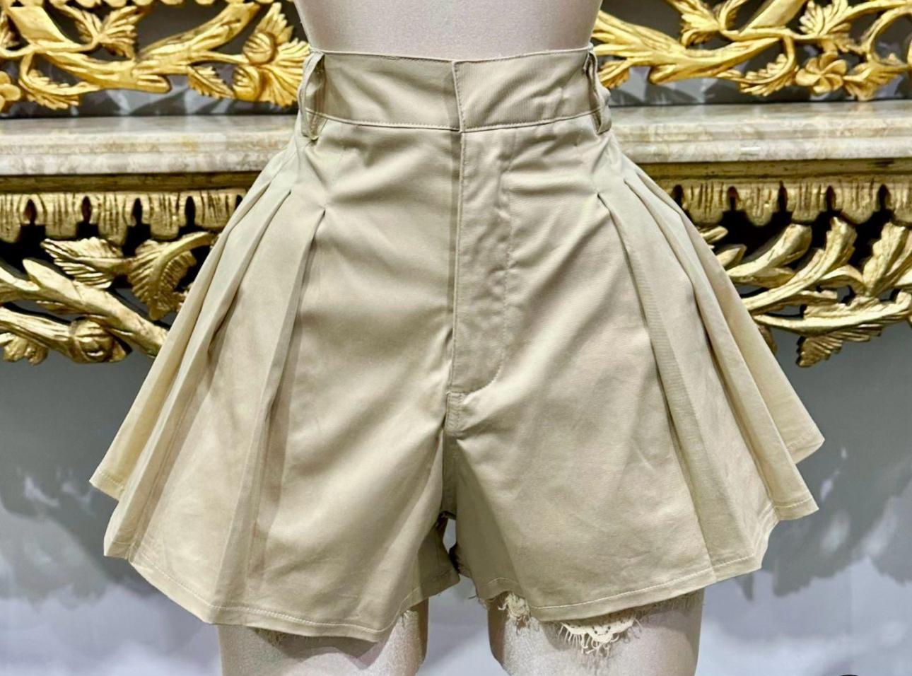 Short with Lace